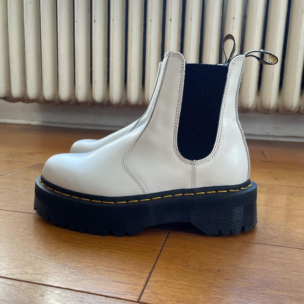Dr. Martens 2976 Quad Platform Chelsea Boots